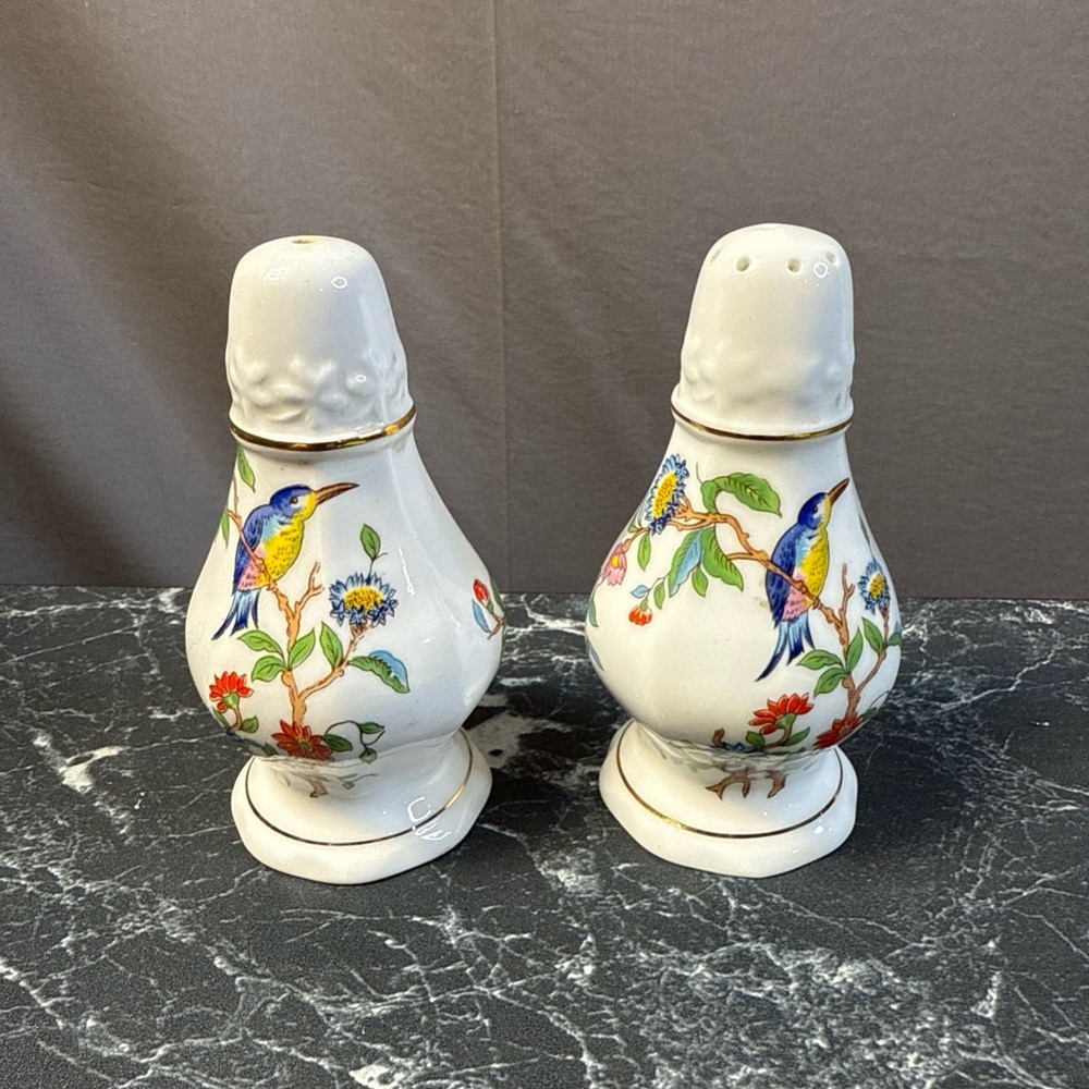 Aynsley Pembroke Gold Trim Octagonal Salt and Pepper Shaker Set
